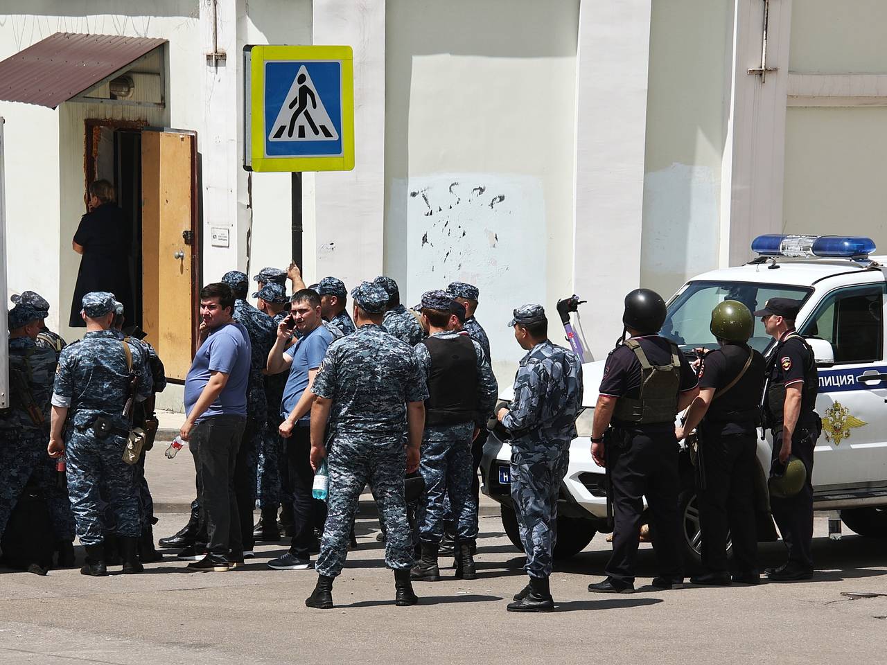 Стало известно об обысках в ростовском СИЗО после взятия заложников:  Полиция и спецслужбы: Силовые структуры: Lenta.ru