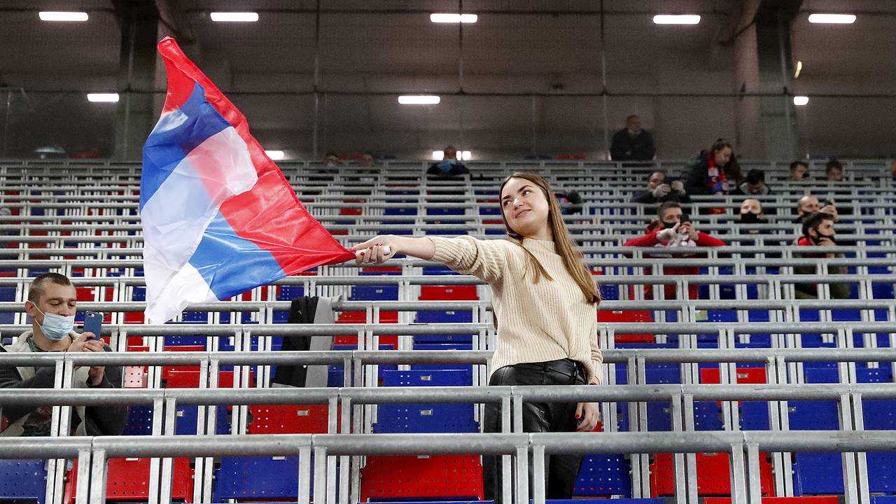 Стало известно о запрете проносить российские флаги на матч Евро с участием  Украины: Футбол: Спорт: Lenta.ru