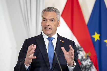 Канцлер Австрии назвал допустимыми удары Киева по России