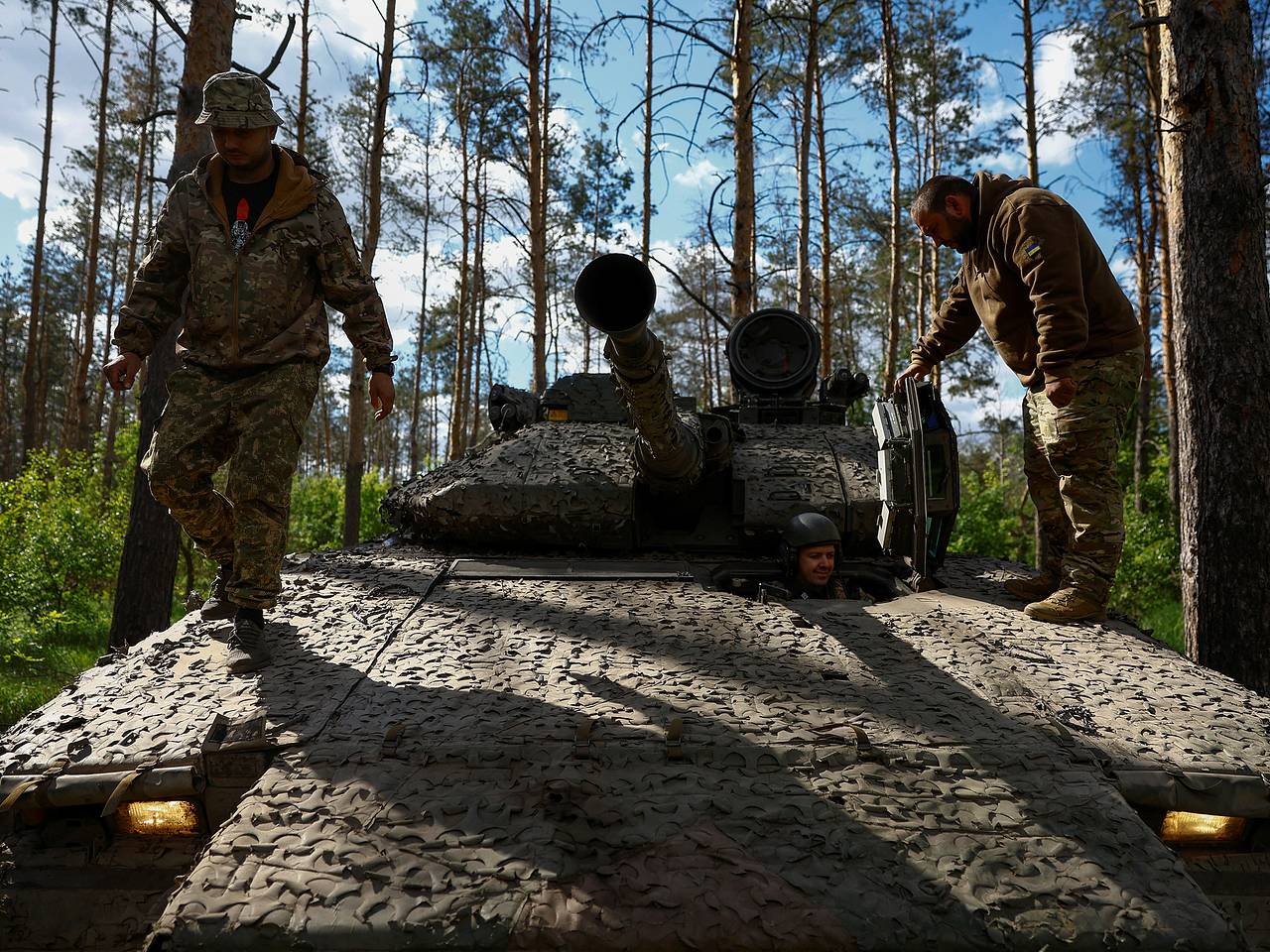 В НАТО решили ускорить обучение военных ВСУ: Политика: Мир: Lenta.ru