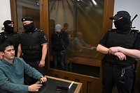 Виновники массового отравления россиян салатами попытались уничтожить улики. Повар планировал сбежать из России 
