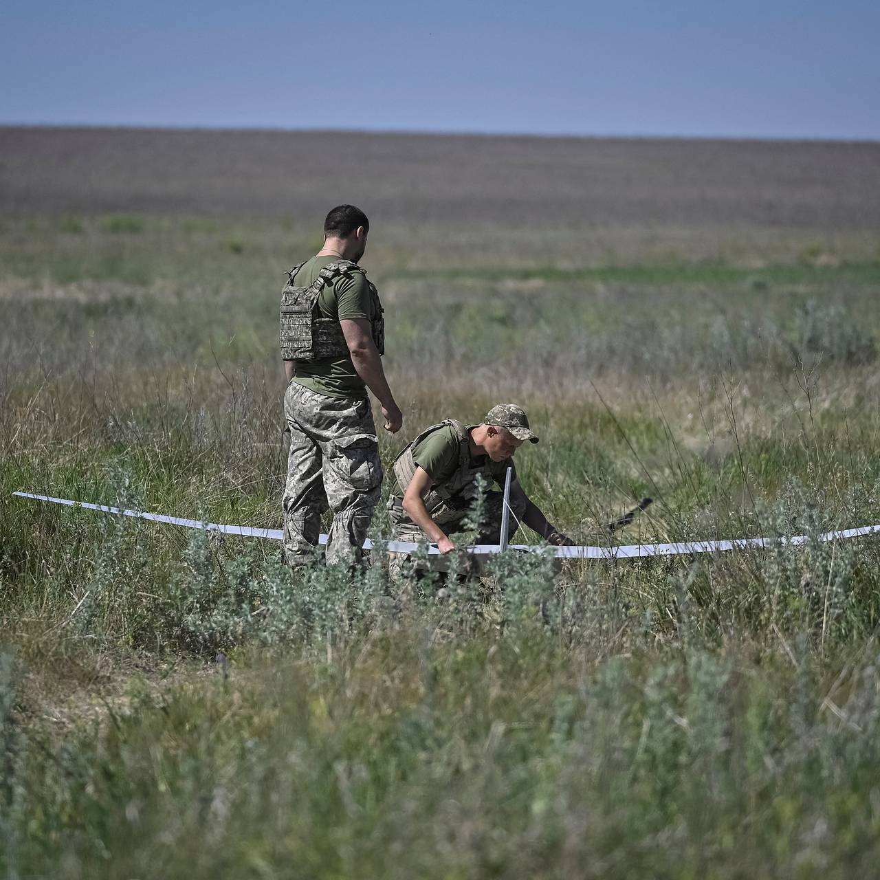 ВСУ ночью выпустили дроны по семи регионам России, под удар попали две  нефтебазы и частный дом. Что известно об атаках?: Происшествия: Россия:  Lenta.ru