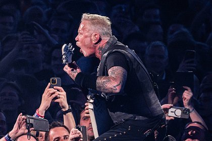 Metallica объявила о концерте на русском языке и была раскритикована