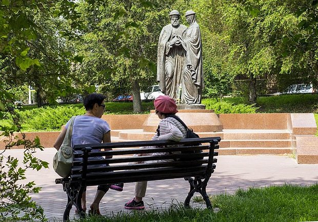 Виды Волгограда. Православный памятник Петру и Февронии на Набережной имени 62-й Армии