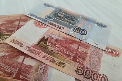 Россиянам рассказали о необходимости слабого рубля