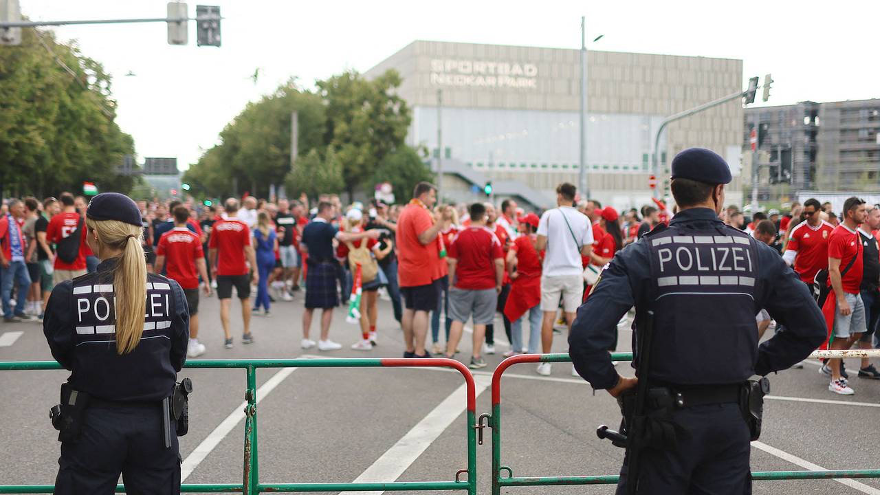 На чемпионате Европы по футболу усилят меры безопасности: Футбол: Спорт:  Lenta.ru