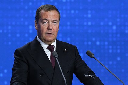 Медведев отреагировал на принятие ЕС 14-го пакета санкций против России