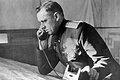 Командующий I-м Белорусским фронтом генерал армии Константин Рокоссовский у карты в командном пункте фронта