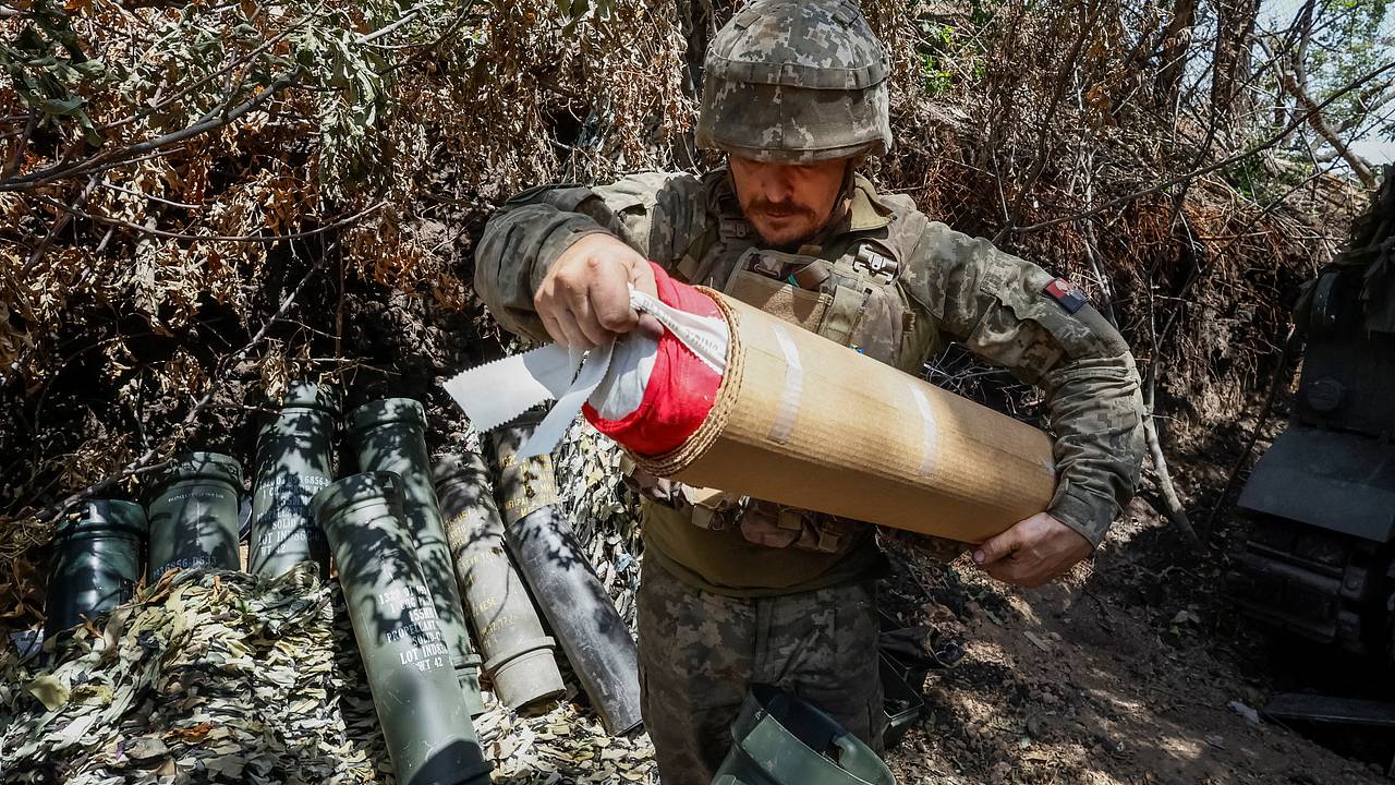 Полковник ВСУ заявил об отступлении по всему восточному фронту: Украина:  Бывший СССР: Lenta.ru