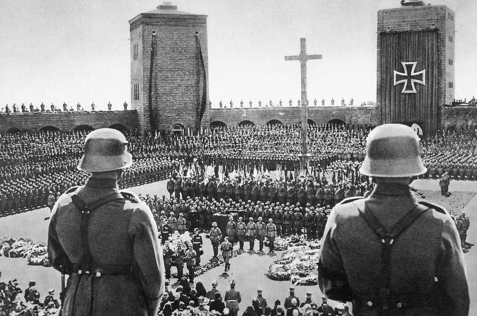 Церемония прощания с президентом Германии Паулем фон Гинденбургом. 7 августа 1934 года