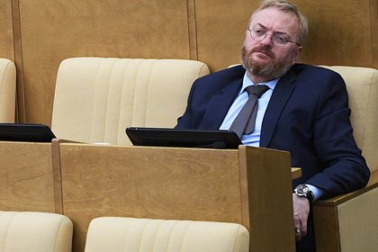 Россиянки возмутили депутата Милонова накачанными губами и отсутствием белья. За что он называет их «голопузым жлобьем»?