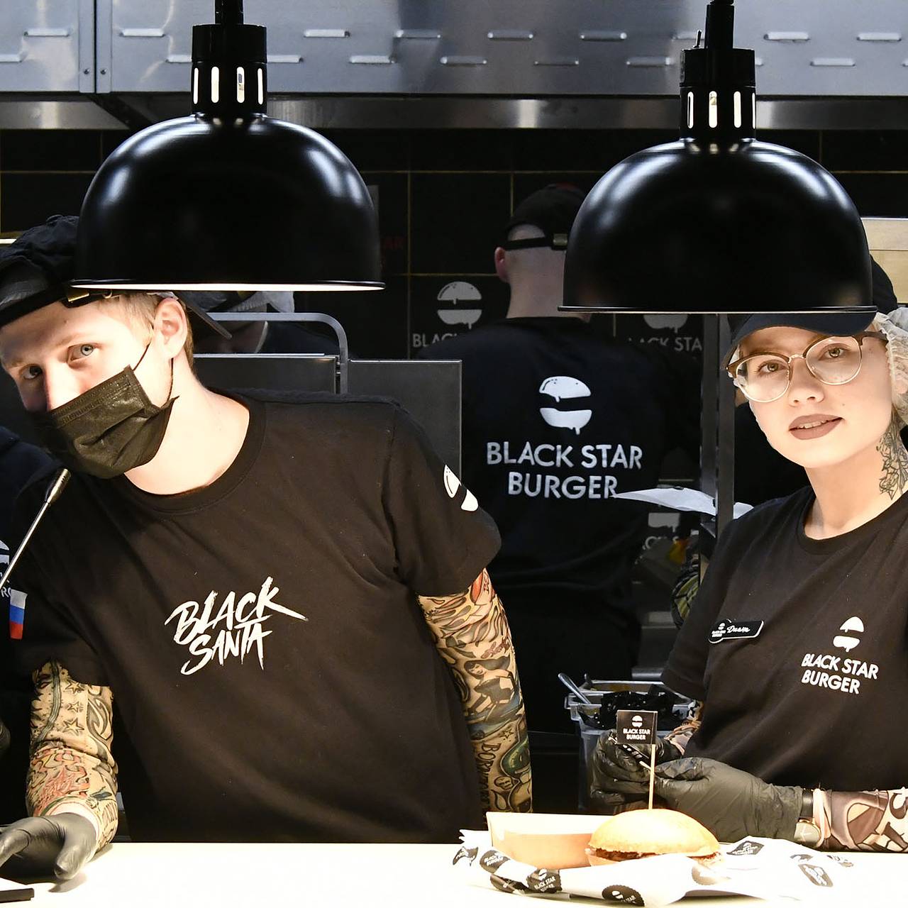 Рестораны Black Star Burger собрались открыть в Мариуполе и Херсонской  области: Бизнес: Экономика: Lenta.ru