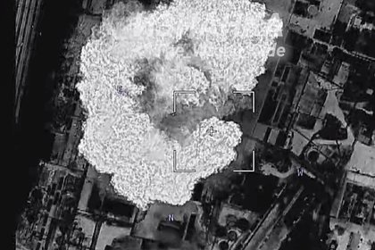 Удар российской сверхмощной авиабомбы по пункту управления ВСУ сняли на видео