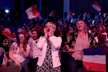 Правая партия Национальное объединение победила в первом туре выборов во Франции