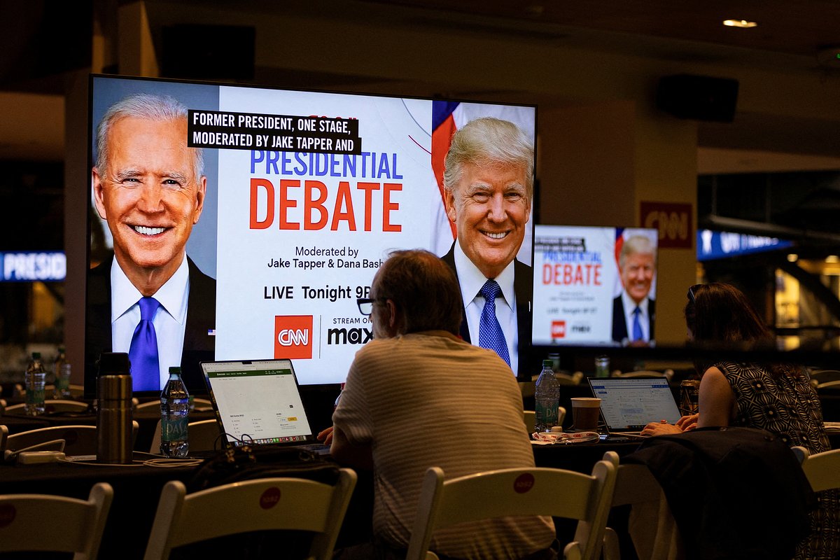 Представители СМИ в пресс-центре перед началом президентских дебатов, Атланта, штат Джорджия, 27 июня 2024 года