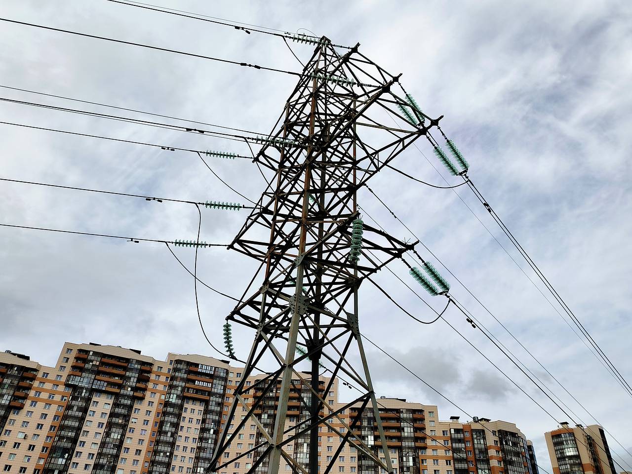 Перебои с электричеством в Белгородской, Курской и Воронежской областях:  причины, обстрелы, заявления властей: Общество: Россия: Lenta.ru