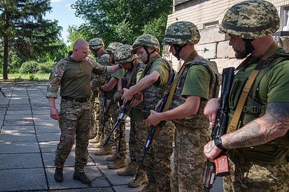 В Киеве военкомы начали вручать повестки в метро
