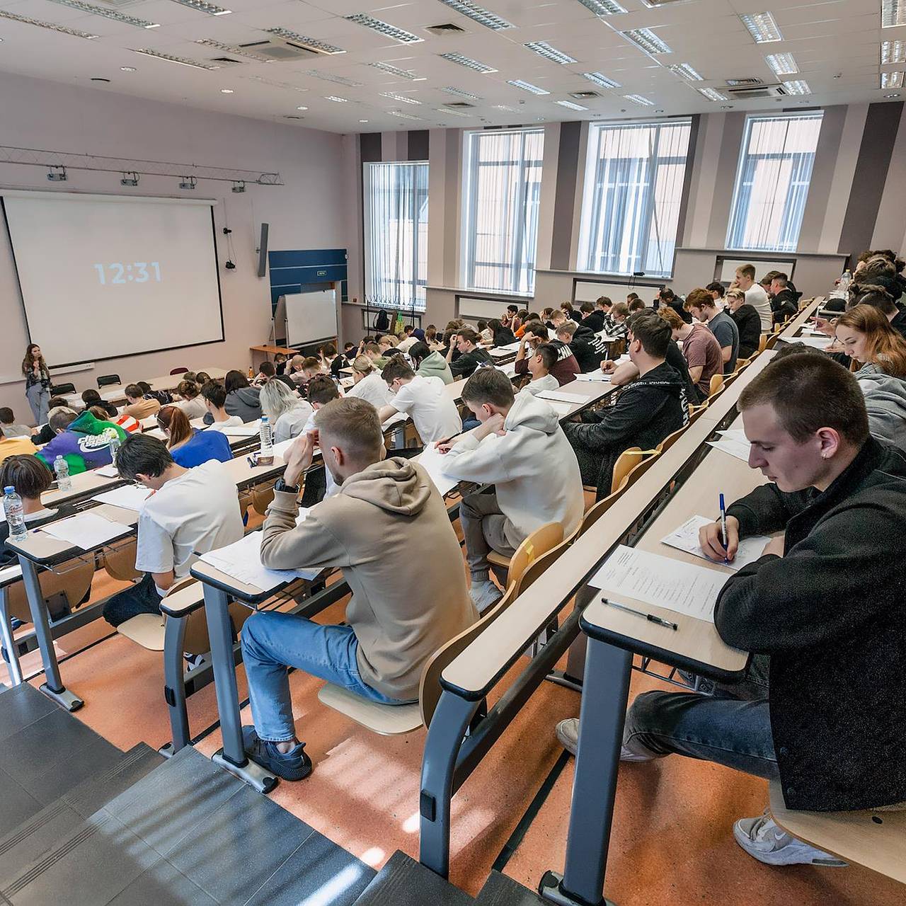 Студентов раскритикованного выпускницей медколледжа попросили дать  опровержение: Общество: Россия: Lenta.ru