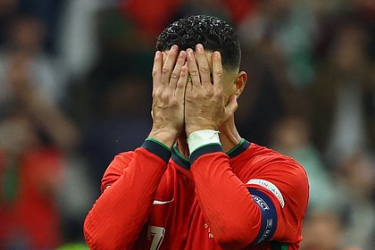 Ronaldo bursts into tears after missed penalty