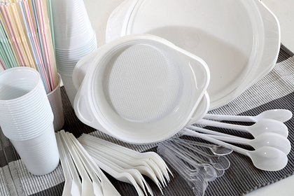 Россияне согласились отказаться от пластиковой посуды