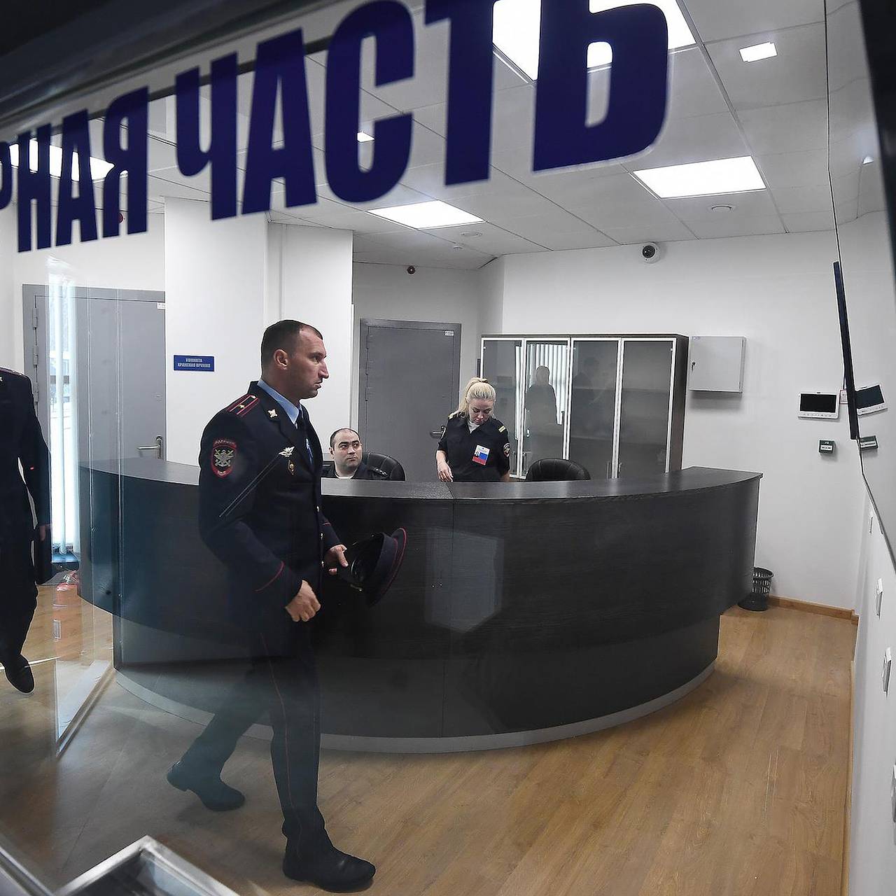 Российскому подростку разбили нос после просьбы перестать «кидать зигу»:  Общество: Россия: Lenta.ru