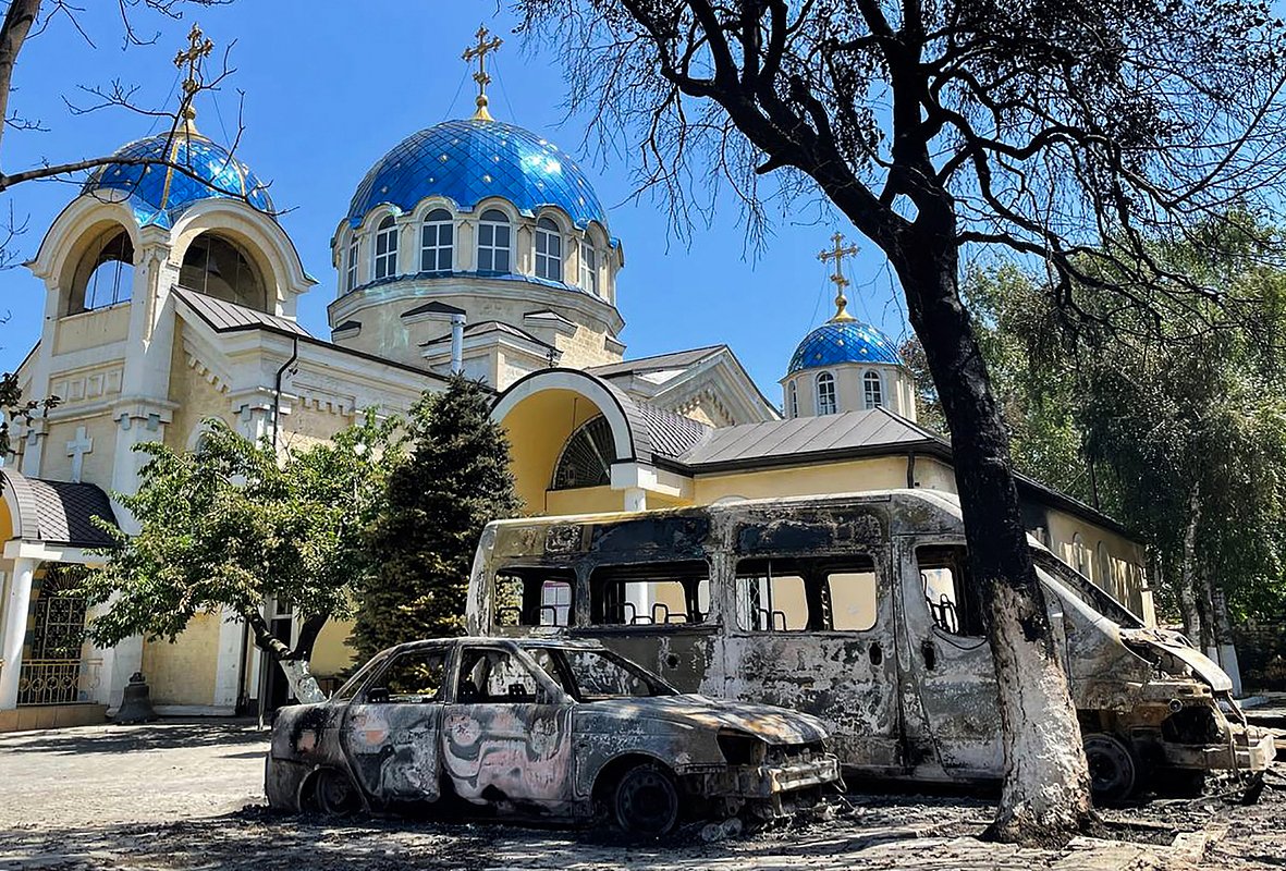 Кафедральный собор Успения Пресвятой Богородицы в Махачкале, атакованный террористами