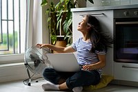 Как охладить комнату в квартире без кондиционера? 12 способов пережить жару дома