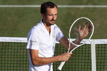 Medvedev reaches quarterfinals of Wimbledon