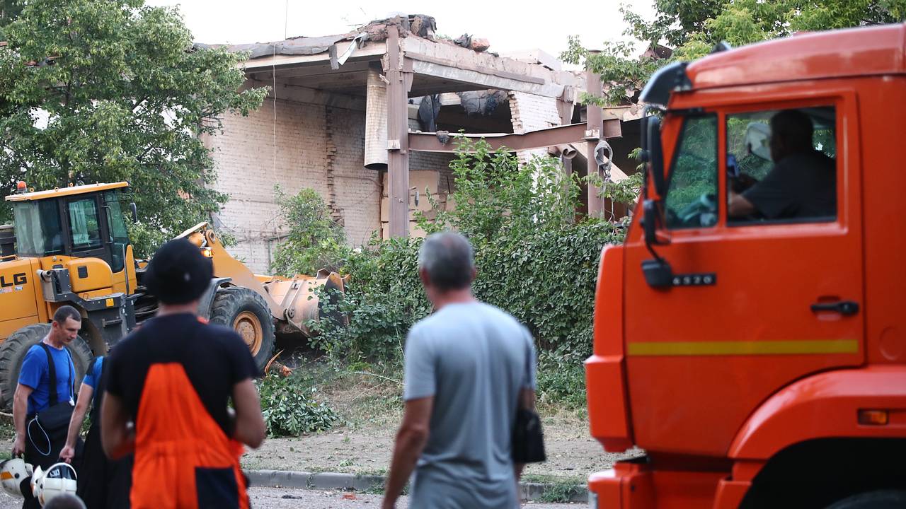 Раскрыты сложности поисков людей под завалами насосной станции в  Волгограде: Происшествия: Россия: Lenta.ru