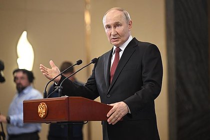 Путин поручил индексировать выплаты на детей-инвалидов