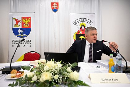Премьер Словакии вернулся к исполнению обязанностей после покушения