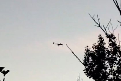 Летящий над Россией беспилотник сняли на видео