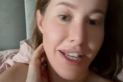 42-летняя Ксения Собчак показала лицо без макияжа