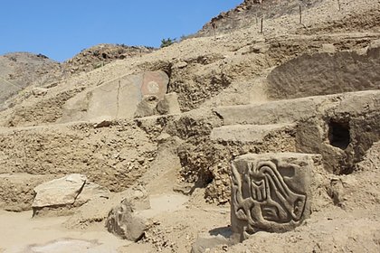 Археологи нашли под песчаной дюной древнее святилище