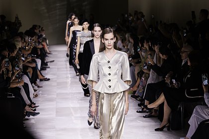 Дизайнер Джорджо Армани назвал пять необходимых вещей в женском гардеробе