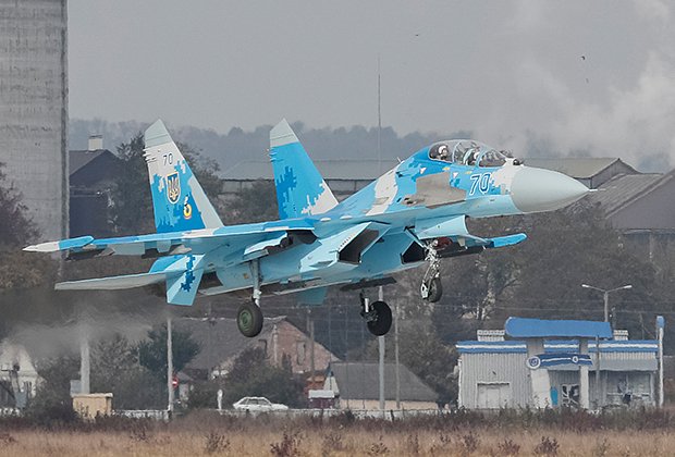 A Ukrainian  fighter jet lands