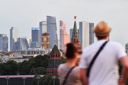 Москвичи с деньгами вернулись в Россию и бросились скупать элитное жилье