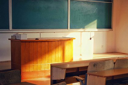 Учительница занялась сексом с учеником в пустом школьном классе