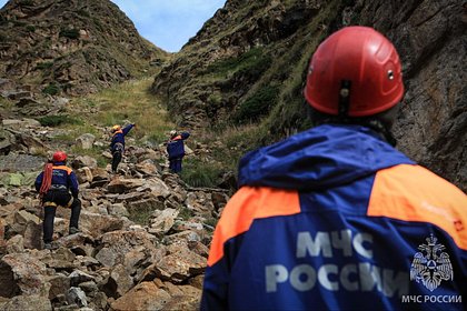 Иностранный турист сорвался со скалы на Кавказе и не выжил