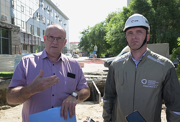 Генеральный директор АО «СГК» Дмитрий Перязев (слева), генеральный директор ООО «Новосибирская теплосетевая компания» Максим Рябенко (справа)