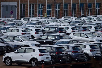 Трамп пригрозил ввести огромные пошлины на китайские автомобили