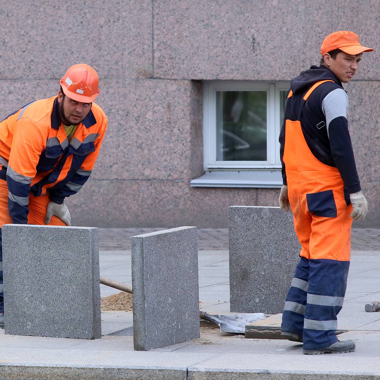 В Госдуме рекомендовали принять во втором чтении проект о режиме высылки  иностранцев: Общество: Россия: Lenta.ru