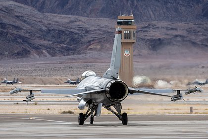 В США назвали срок завершения обучения пилотов ВСУ на F-16