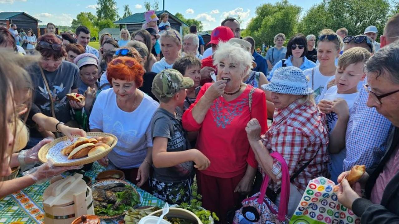 В Подмосковье прошел фестиваль «Луховицкий огурец»: Регионы: Россия:  Lenta.ru