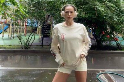 Фигуристка Алина Загитова исполнила откровенный танец в мини-шортах