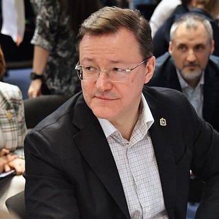 Дмитрий Азаров