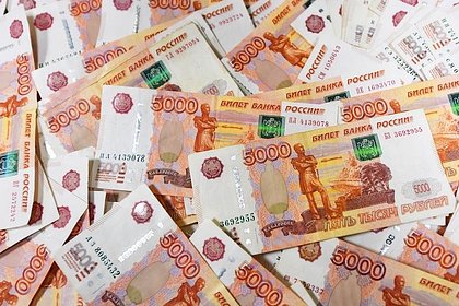 Россиянка купила два последних лотерейных билета и выиграла миллион