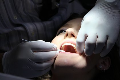 Россиянам перечислили самые опасные народные методы лечения зубов