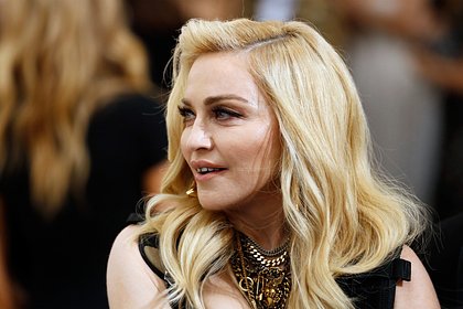 65-летняя Мадонна снялась в корсете и колготках в сетку