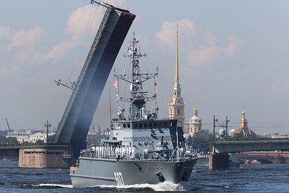 Путин подписал указ о проведении главного военно-морского парада в Петербурге